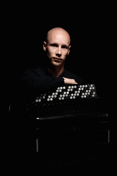 Akkordeonist Kamil Dmochowski