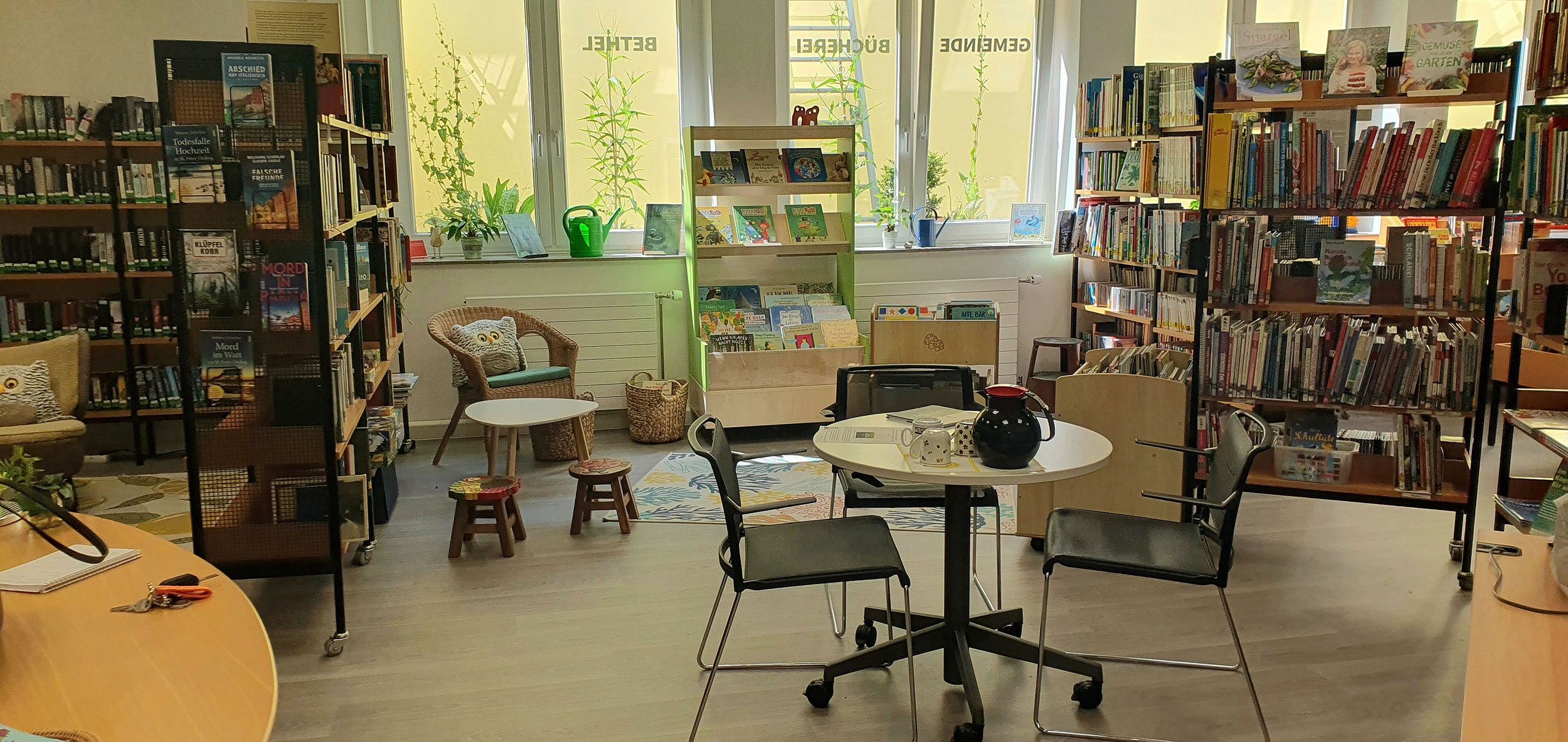 Blick in die Gemeindebcherei der Zionsgemeinde Bethel